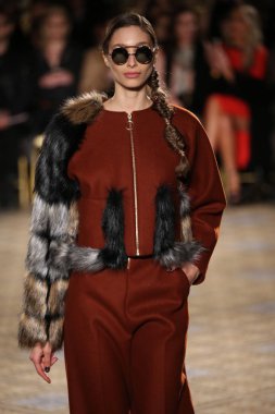  Christian Siriano koleksiyonu 