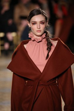  Christian Siriano koleksiyonu 