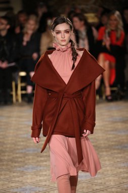  Christian Siriano koleksiyonu 