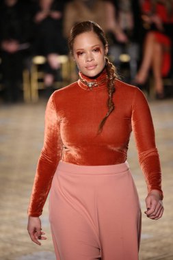  Christian Siriano koleksiyonu 