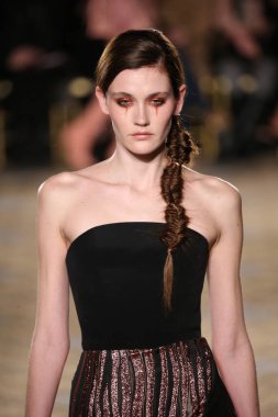  Christian Siriano koleksiyonu 