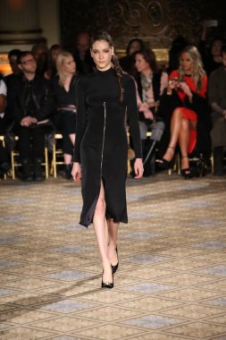  Christian Siriano koleksiyonu 