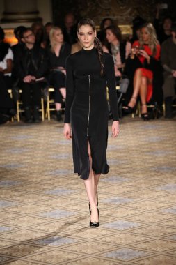  Christian Siriano koleksiyonu 