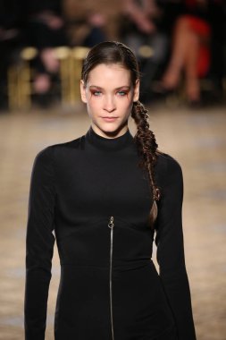  Christian Siriano koleksiyonu 