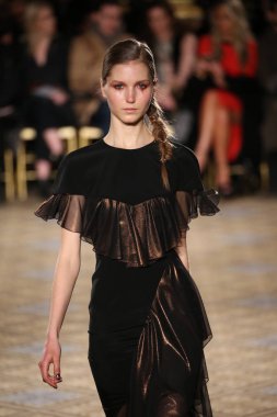  Christian Siriano koleksiyonu 