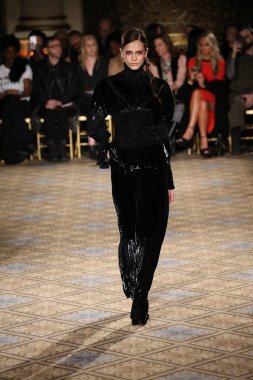  Christian Siriano koleksiyonu 