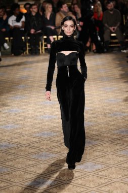  Christian Siriano koleksiyonu 