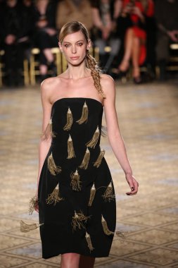  Christian Siriano koleksiyonu 