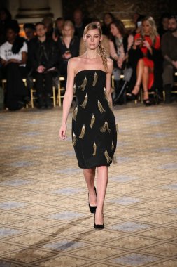  Christian Siriano koleksiyonu 