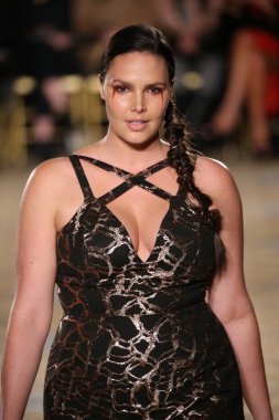  Christian Siriano koleksiyonu 