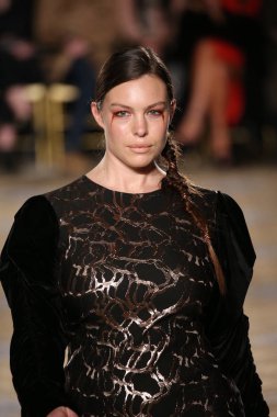  Christian Siriano koleksiyonu 