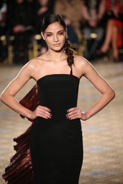  Christian Siriano koleksiyonu 