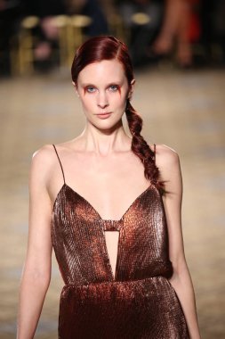  Christian Siriano koleksiyonu 