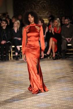  Christian Siriano koleksiyonu 