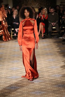  Christian Siriano koleksiyonu 