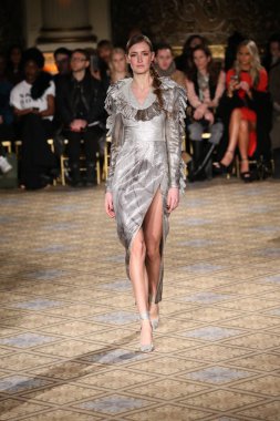 Christian Siriano koleksiyonu 