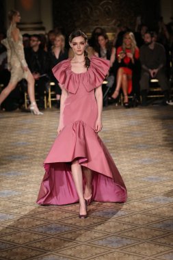 Christian Siriano koleksiyonu 