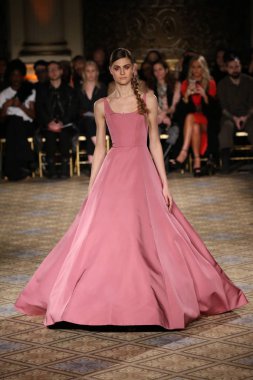 Christian Siriano koleksiyonu 