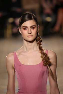 Christian Siriano koleksiyonu 