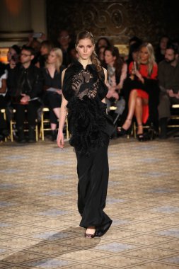 Christian Siriano koleksiyonu 