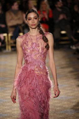 Christian Siriano koleksiyonu 