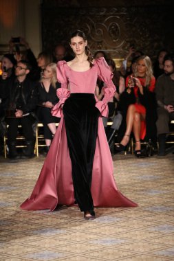 Christian Siriano koleksiyonu 