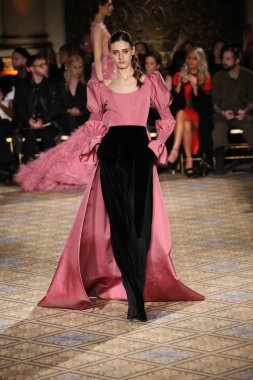 Christian Siriano koleksiyonu 