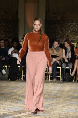 Christian Siriano koleksiyonu 