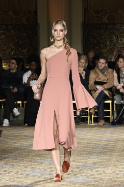 Christian Siriano koleksiyonu 