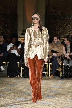 Christian Siriano koleksiyonu 