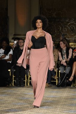  Christian Siriano koleksiyonu