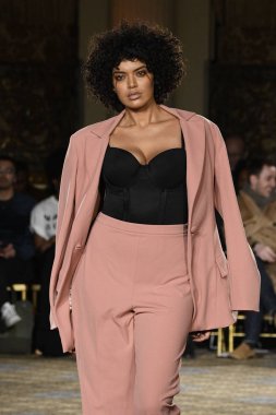  Christian Siriano koleksiyonu