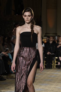  Christian Siriano koleksiyonu