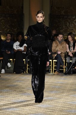  Christian Siriano koleksiyonu