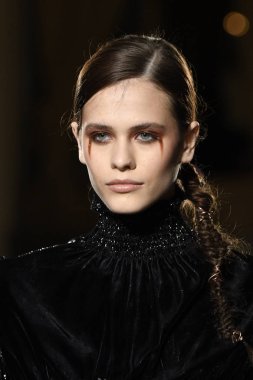  Christian Siriano koleksiyonu