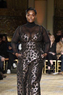  Christian Siriano koleksiyonu