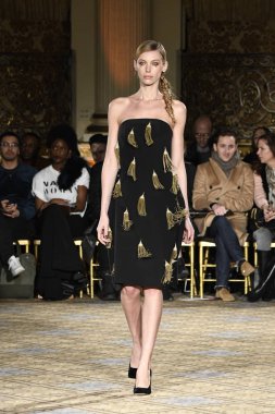  Christian Siriano koleksiyonu