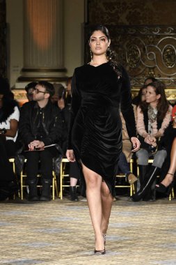  Christian Siriano koleksiyonu