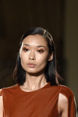  Christian Siriano koleksiyonu