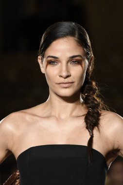  Christian Siriano koleksiyonu