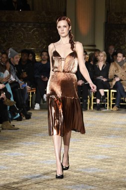  Christian Siriano koleksiyonu