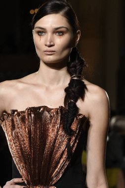  Christian Siriano koleksiyonu