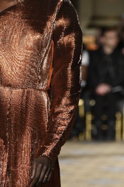  Christian Siriano koleksiyonu