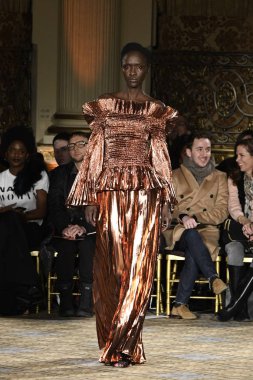  Christian Siriano koleksiyonu