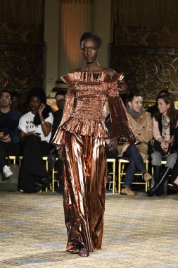  Christian Siriano koleksiyonu