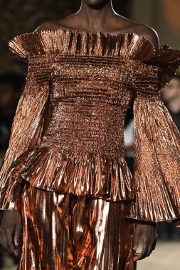  Christian Siriano koleksiyonu