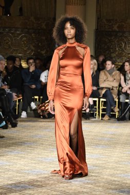 Christian Siriano koleksiyonu