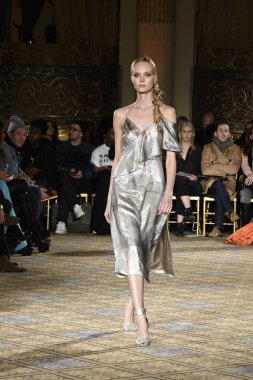 Christian Siriano koleksiyonu