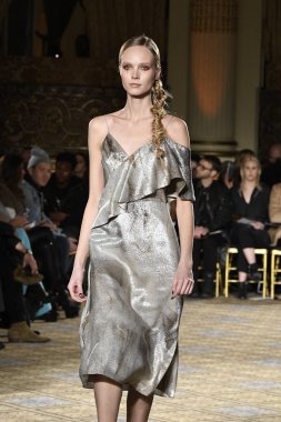 Christian Siriano koleksiyonu