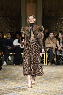 Christian Siriano koleksiyonu